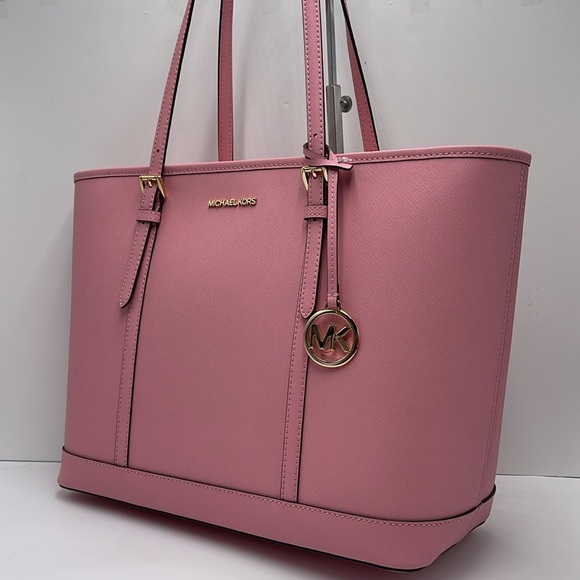 MICHAEL KORS
Jet Set Travel Lg Top Zip Shoulder Tote Saffiano Leather
Carnation - Picture 11 of 16